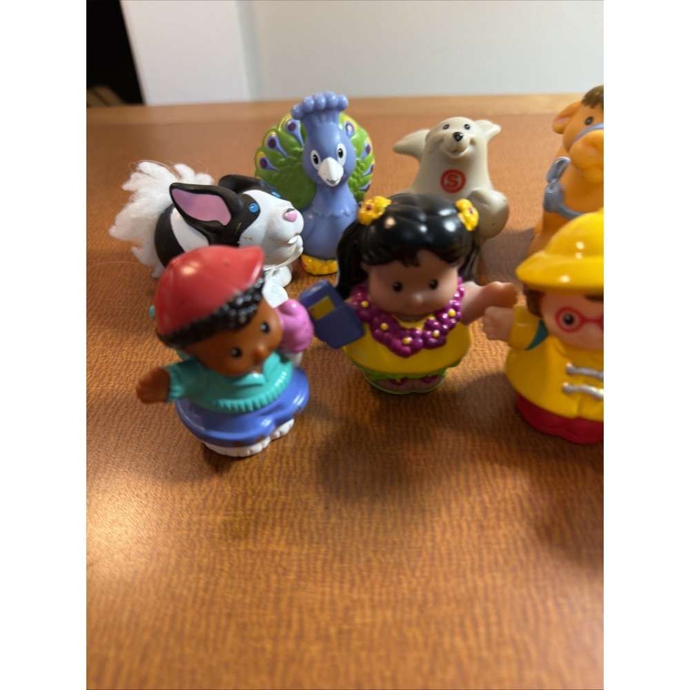 Vtg Fisher Price Lot Of 9: Figures & Animals
